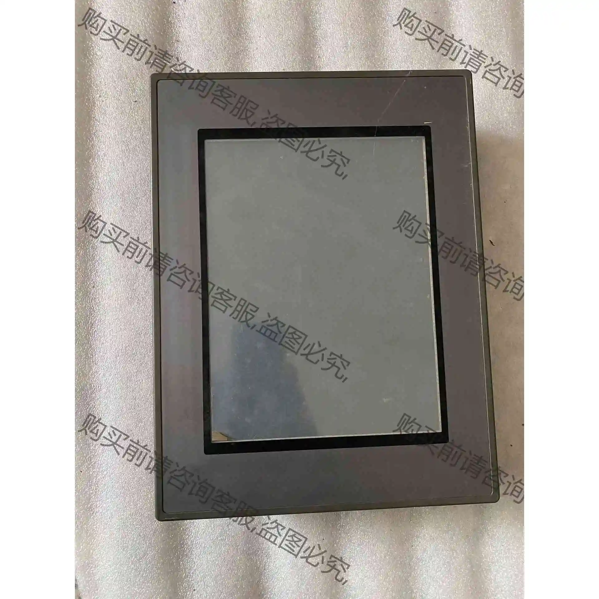昆仑通态触摸屏，TPC105HC-2成色如图，功能正常包好。 议价产品
