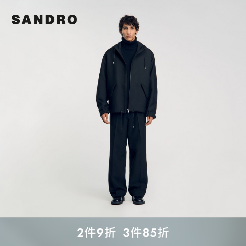 日常通勤黑色系 时尚连帽抽绳设计