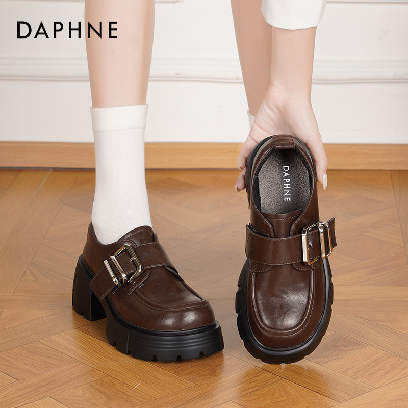 达芙妮厚底乐福鞋女2026新款英伦风皮带扣棕色小皮鞋通勤单鞋子女,女鞋,乐福鞋（豆豆鞋）,淘宝优惠券,粉丝福利购,淘宝优惠卷