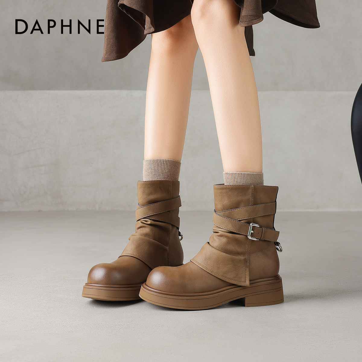 达芙妮棕色靴子短靴女2026新款冬款厚底美拉德马丁靴西部靴裤管靴