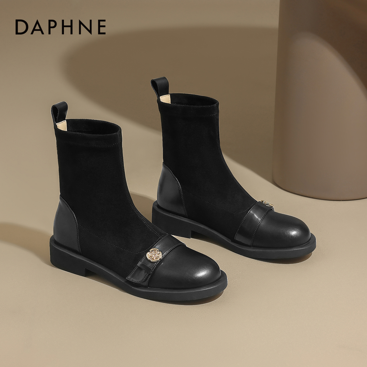 达芙妮秋冬棕色短靴时尚靴马丁靴