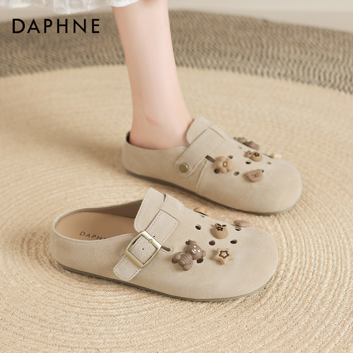 达芙妮真皮包头拖鞋女2026新款勃肯鞋妈妈一脚蹬洞洞鞋懒人一脚蹬