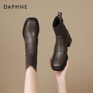 达芙妮棕色短靴子女2025新款冬季方头粗跟马丁靴复古弹力针织袜靴