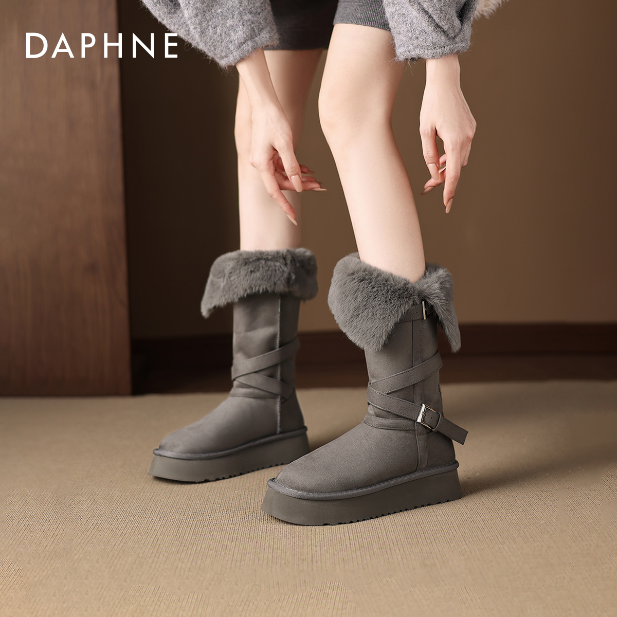 达芙妮保暖雪地靴女冬季长筒棉靴