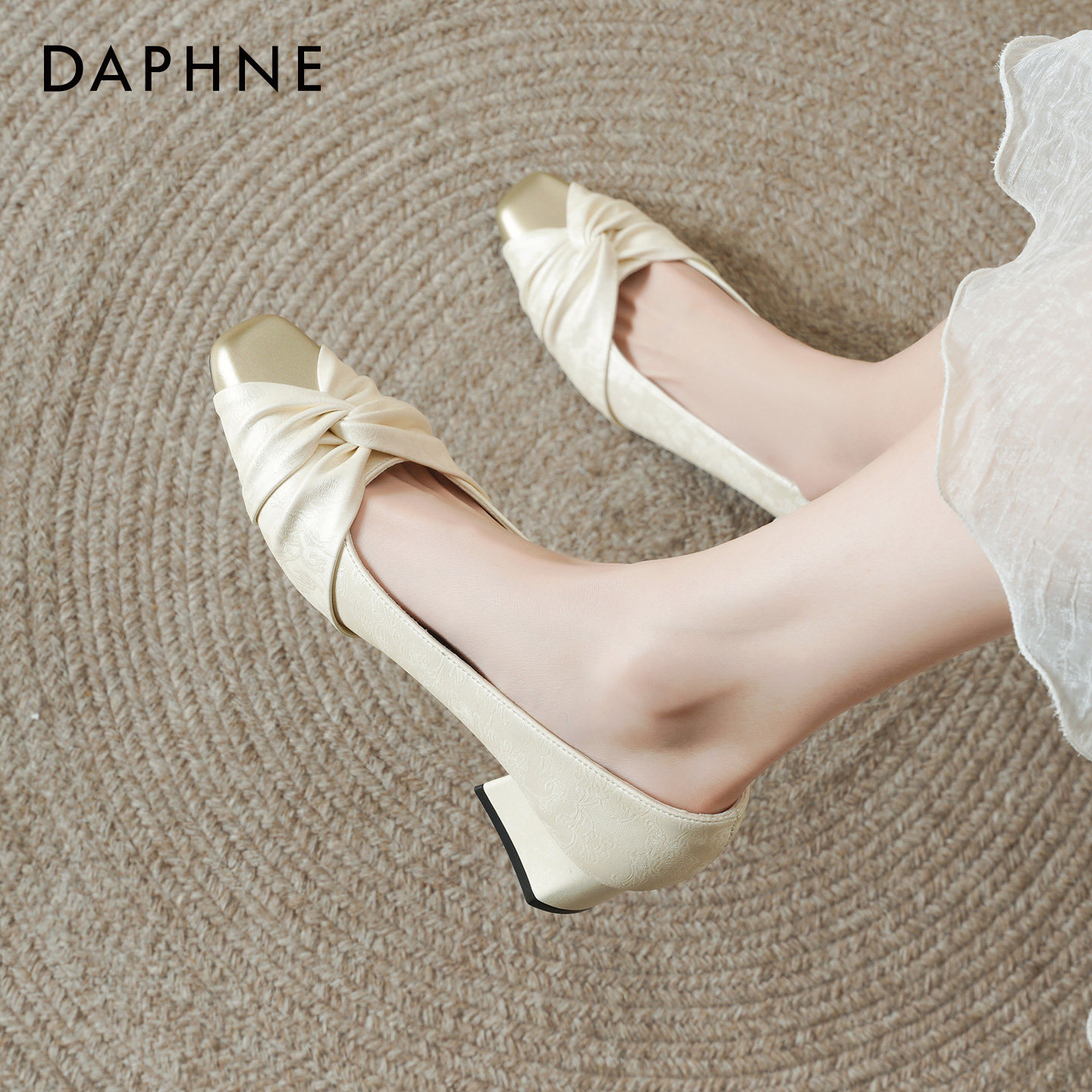 达芙妮法式浅口单鞋女2026新款春季新中式粗跟高跟鞋配裙子鞋子女