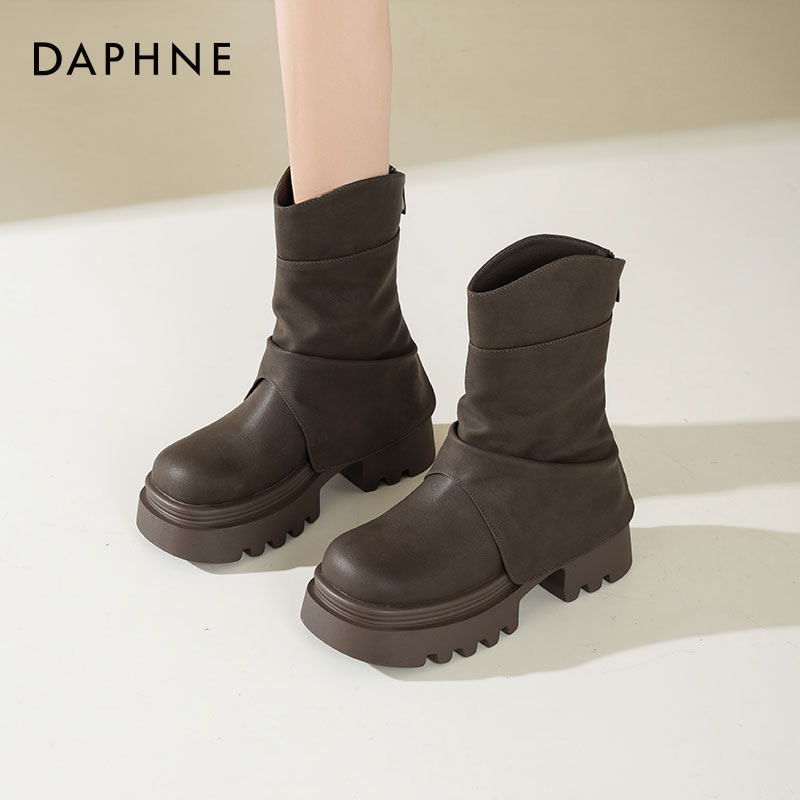 达芙妮棕色美拉德靴子女2026新款秋季厚底马丁靴裤管靴堆堆短靴女