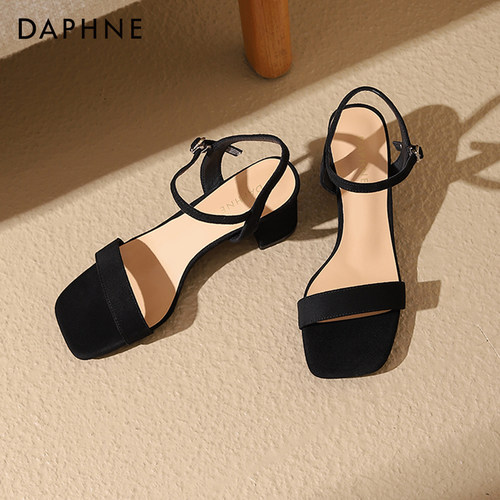 达芙妮气质百搭一字带凉鞋