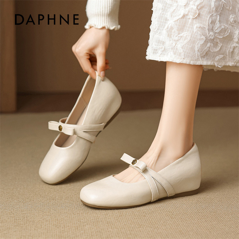 达芙妮法式玛丽珍鞋女款2026春季新款内增高小皮鞋山茶花米色单鞋