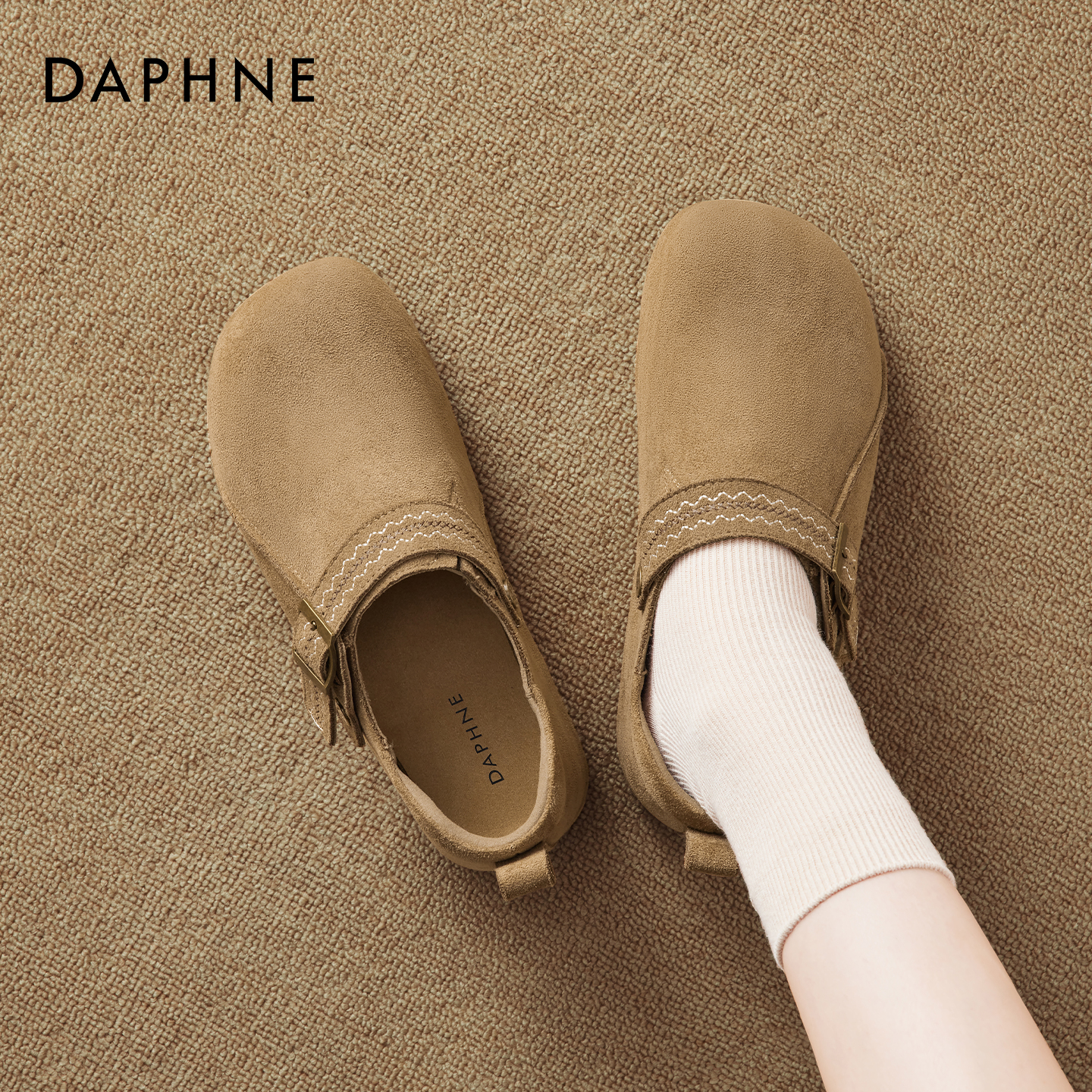 【达芙妮】厚底全包勃肯鞋女百搭