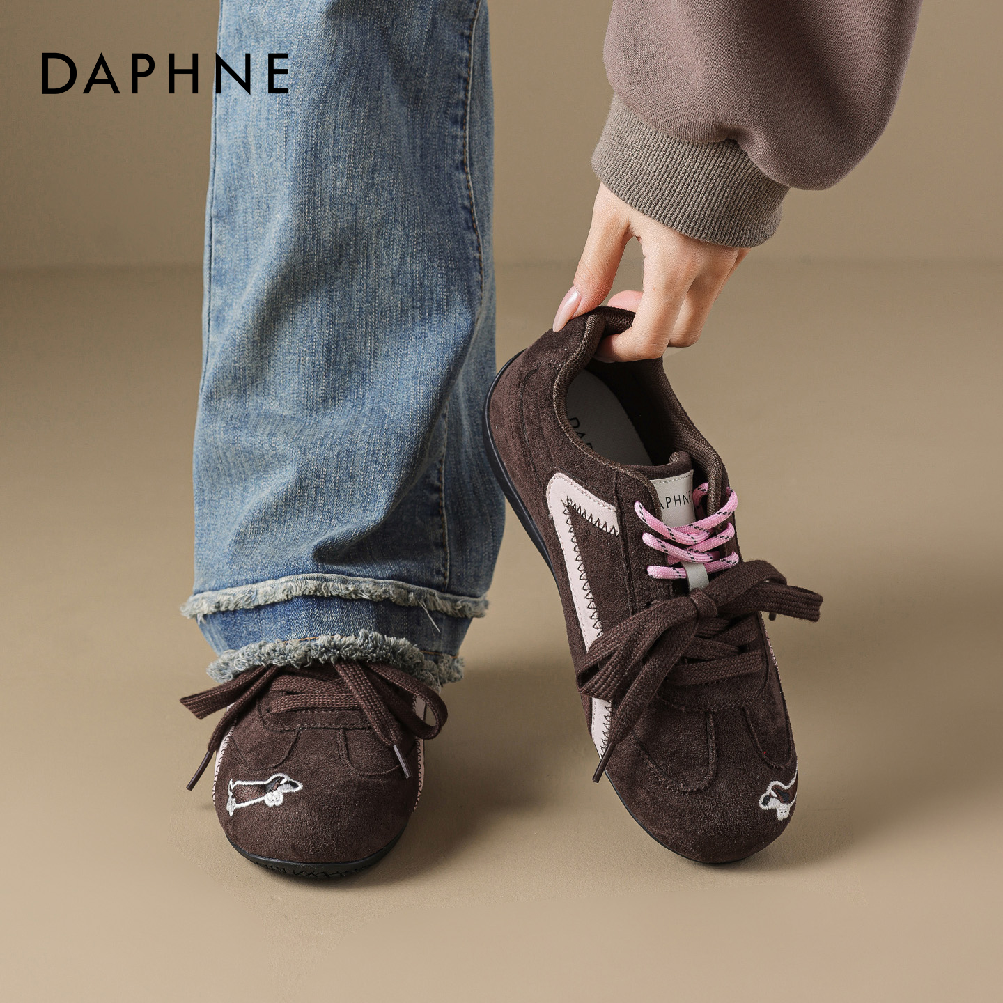 达芙妮复古厚底德训鞋女秋腊肠狗