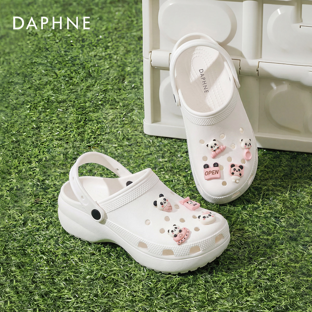 达芙妮厚底洞洞鞋女2026新款夏季白色包头凉拖鞋外穿增高沙滩凉鞋