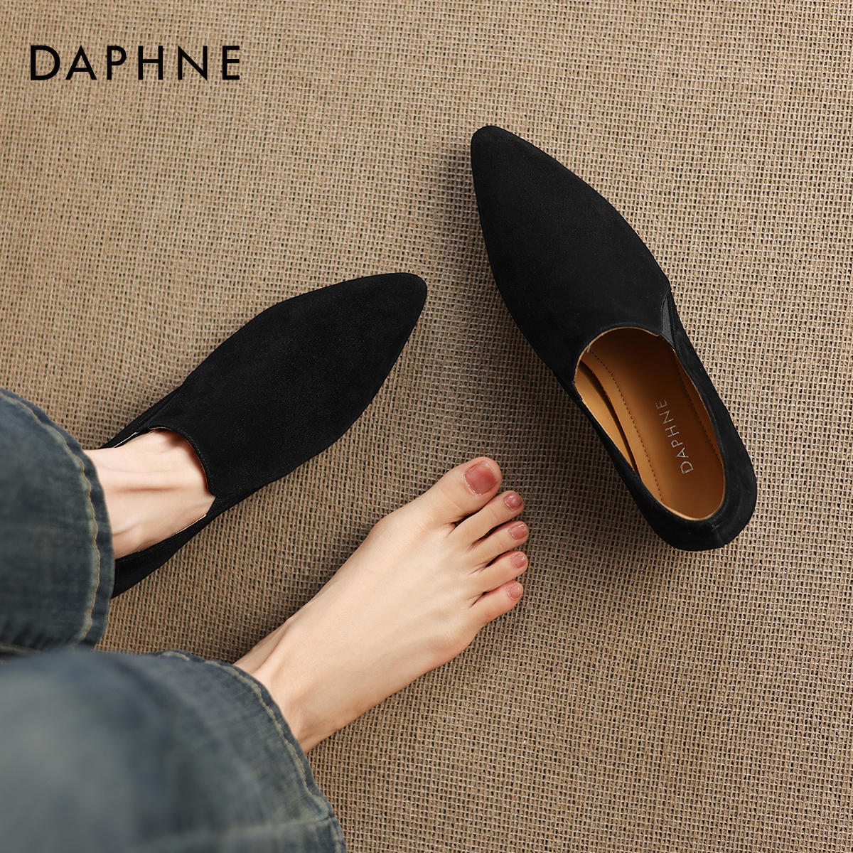 黑色绒面尖头鞋，一脚蹬舒适通勤
