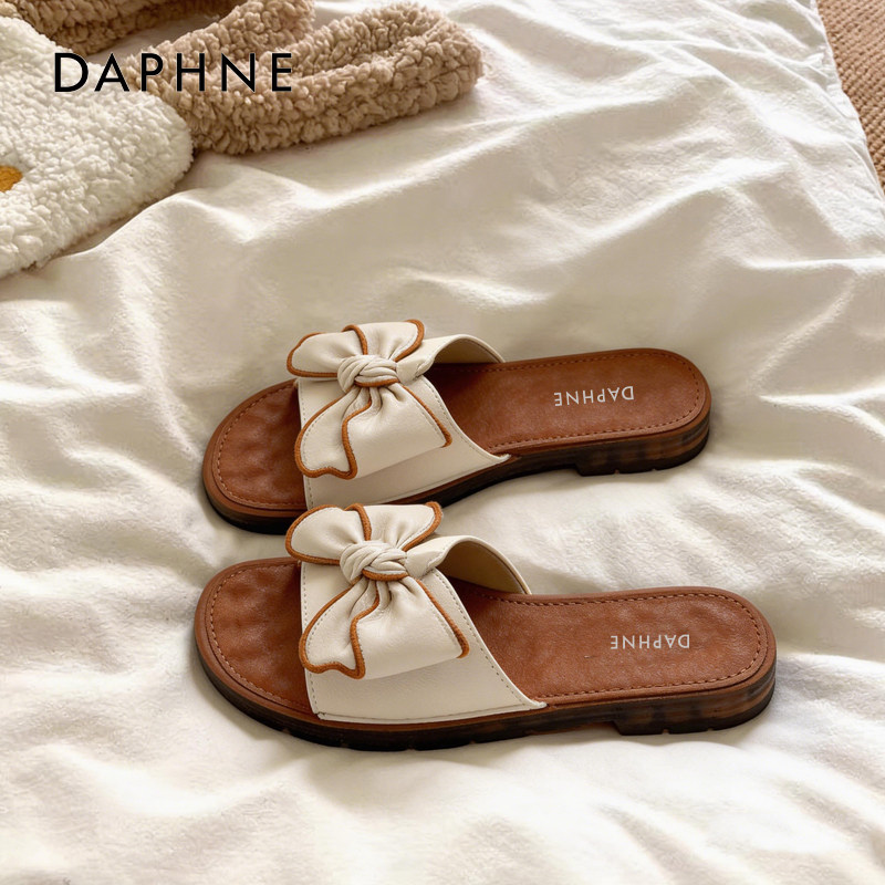 达芙妮平底拖鞋女外穿夏高级感配裙子海边凉鞋2026巨好看凉拖鞋子