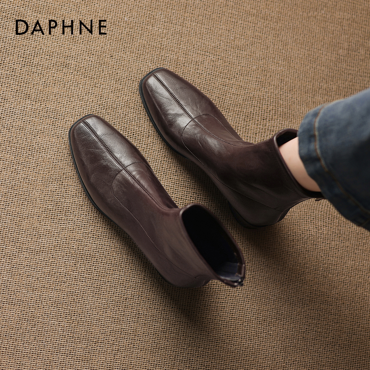 达芙妮棕色短靴女方头黑色及踝靴