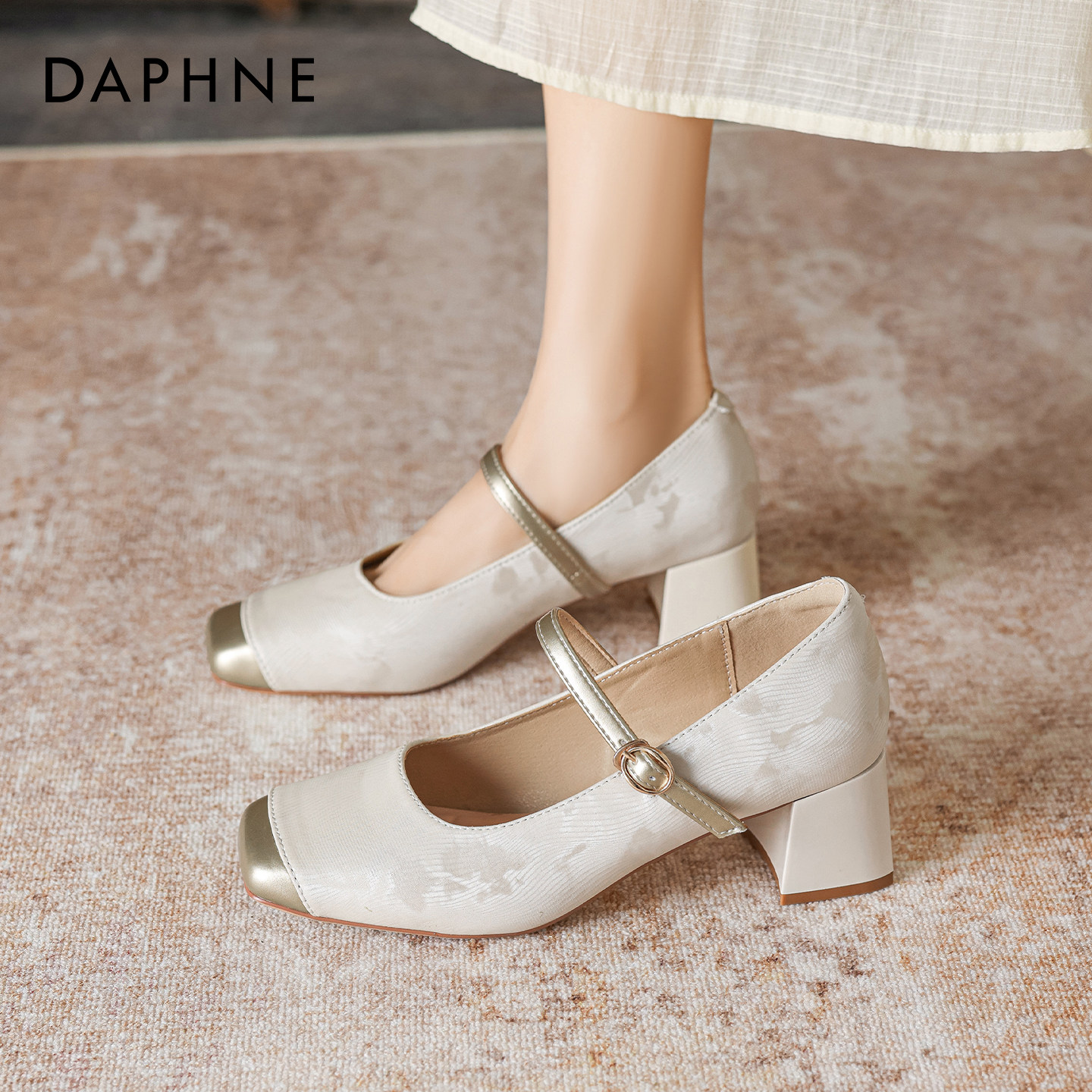 达芙妮新中式玛丽珍女鞋2026新款配裙子绝美单鞋粗跟高跟小皮鞋子