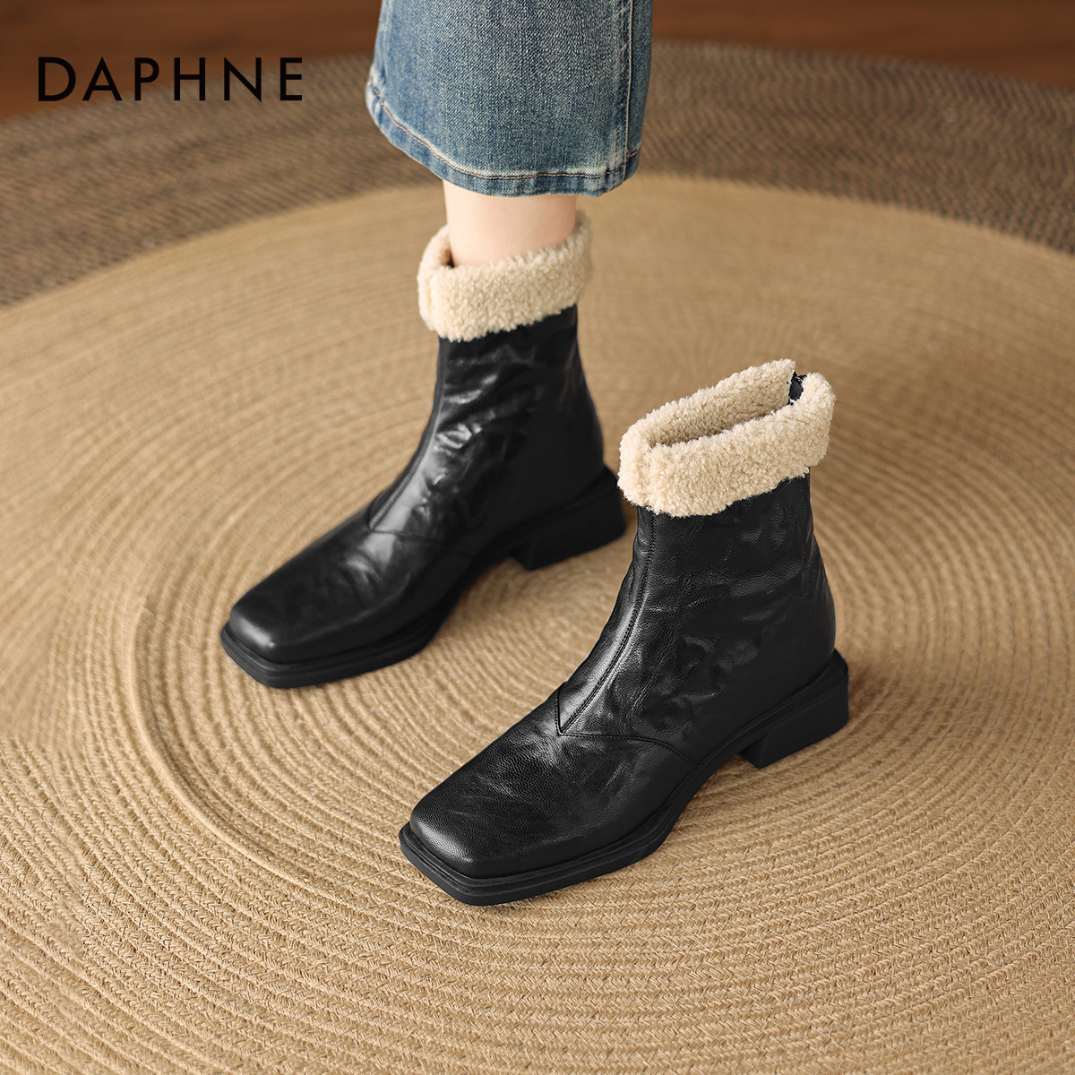 达芙妮黑色短靴女款平底瘦瘦靴2026新款春季加绒切尔西女鞋马丁靴,女鞋,时装靴,淘宝优惠券,粉丝福利购,淘宝优惠卷