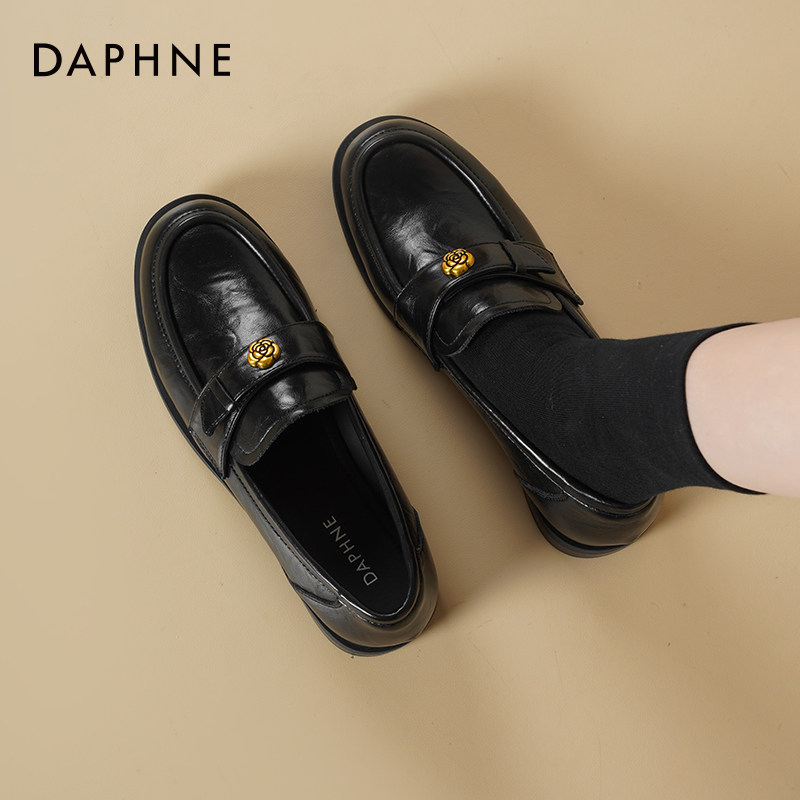 达芙妮乐福鞋女2026新款春季英伦风山茶花复古小皮鞋百搭黑色单鞋