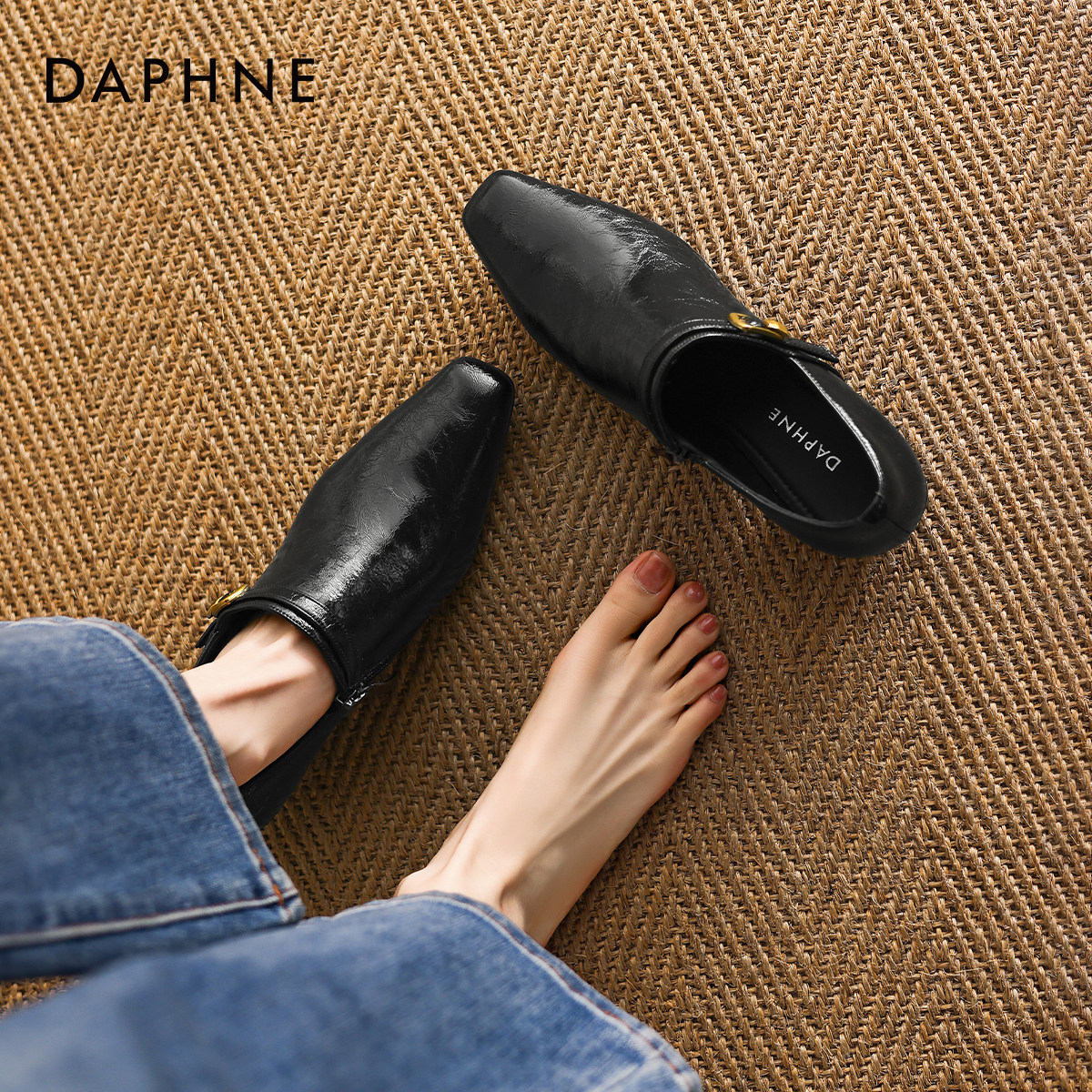 达芙妮黑色乐福鞋女款2026新款春季英伦风一脚蹬小皮鞋软底豆豆鞋