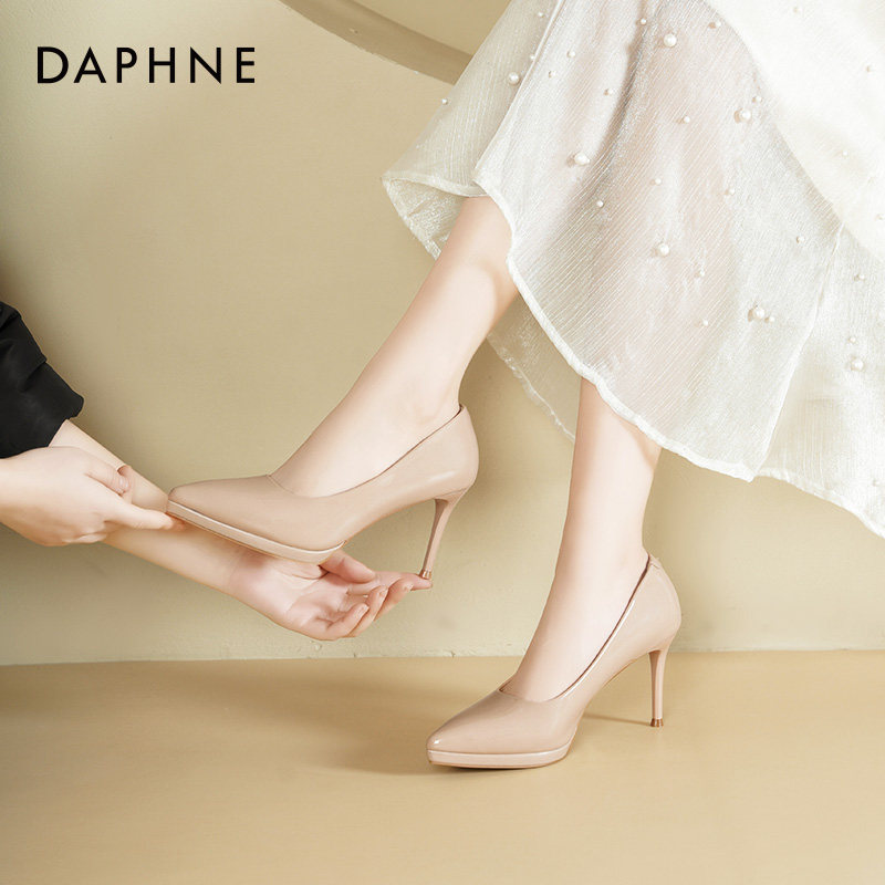 达芙妮裸色尖头高跟鞋女2026春季新款细跟女鞋气质通勤浅口单鞋子