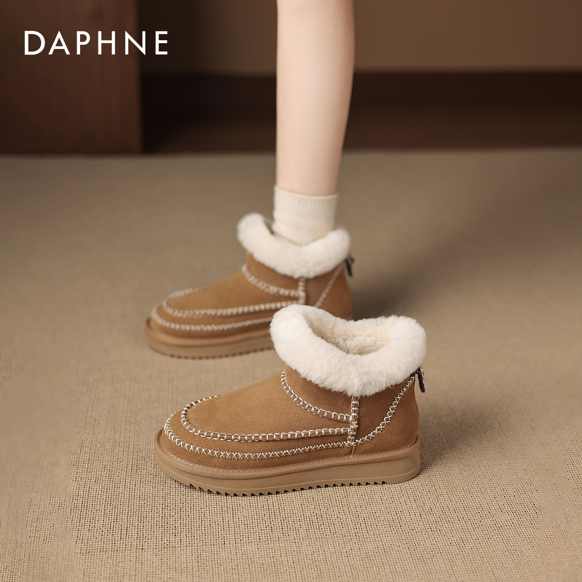 加绒雪地靴冬季新款，厚底短靴。