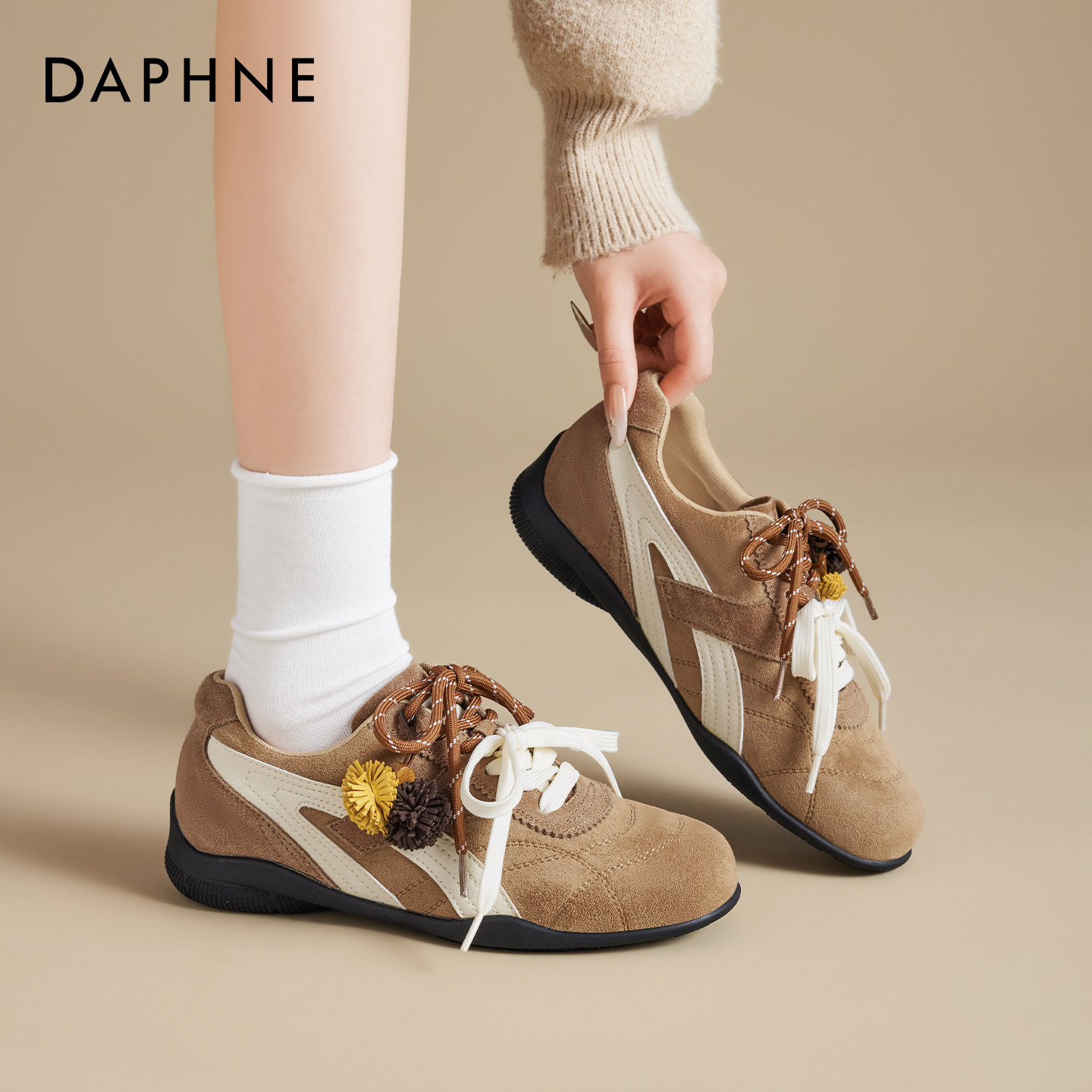 达芙妮棕色芭蕾德训鞋女松果鞋