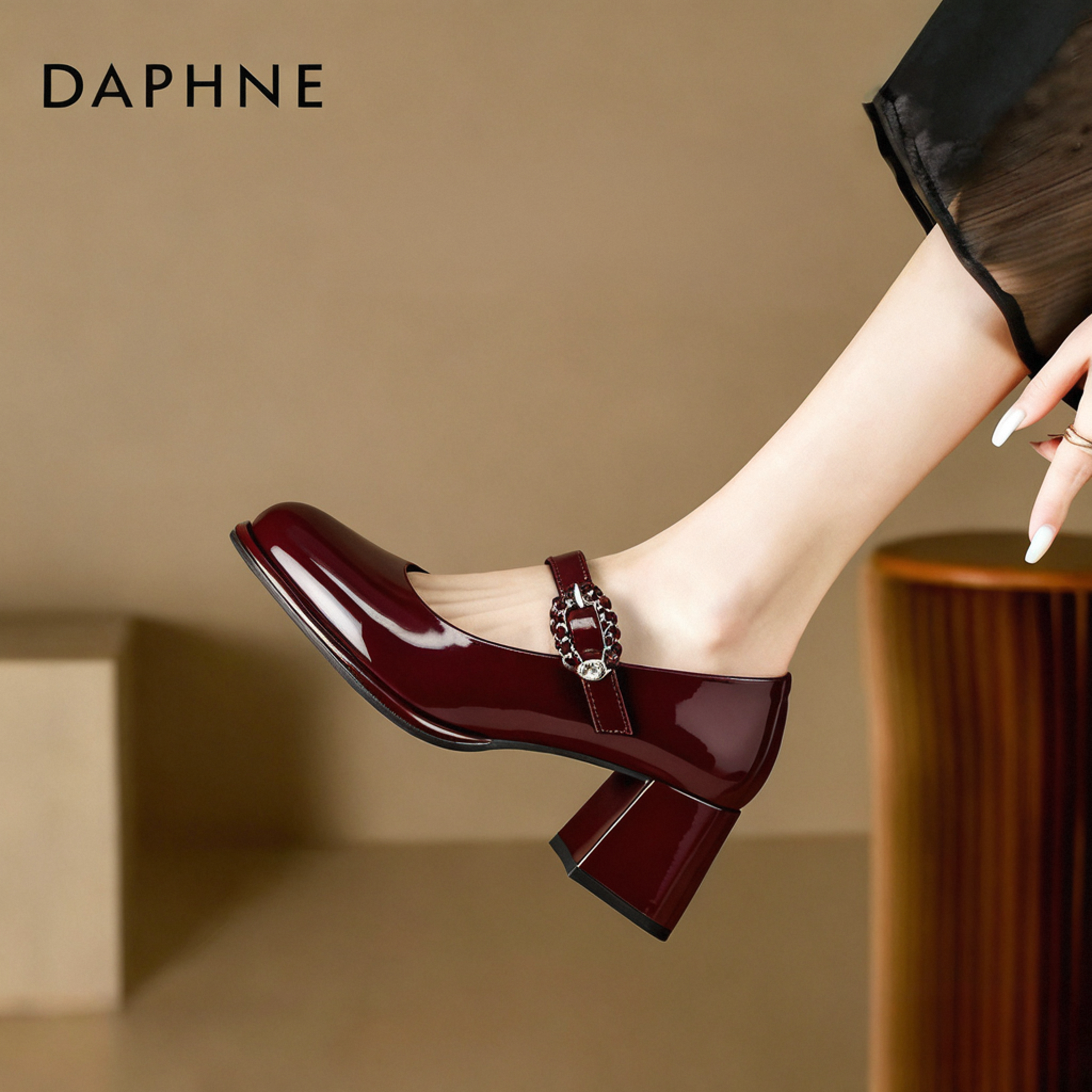 达芙妮红色玛丽珍高跟鞋女2026超好看的法式粗跟单鞋绝美婚鞋皮鞋,女鞋,浅口单鞋,淘宝优惠券,粉丝福利购,淘宝优惠卷