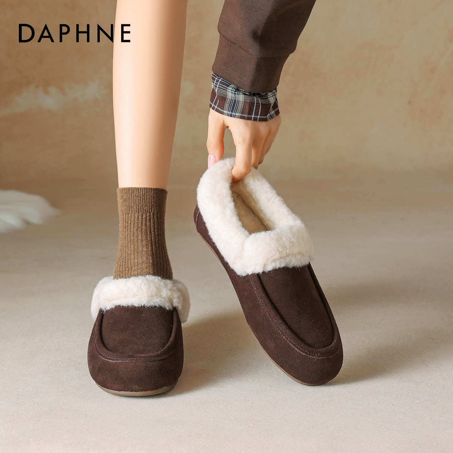 达芙妮加绒勃肯鞋雪地靴女冬季2026新款牛皮防寒保暖穆勒豆豆棉鞋,女鞋,时尚雪地靴,淘宝优惠券,粉丝福利购,淘宝优惠卷