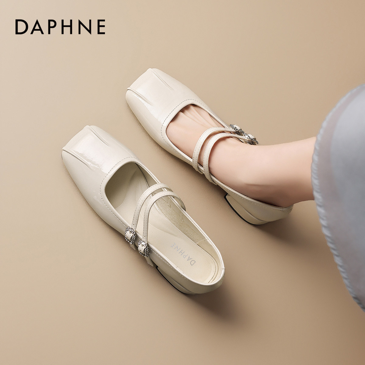 达芙妮方头高跟单鞋女2026新款春季百搭米色皮鞋厚底通勤玛丽珍鞋