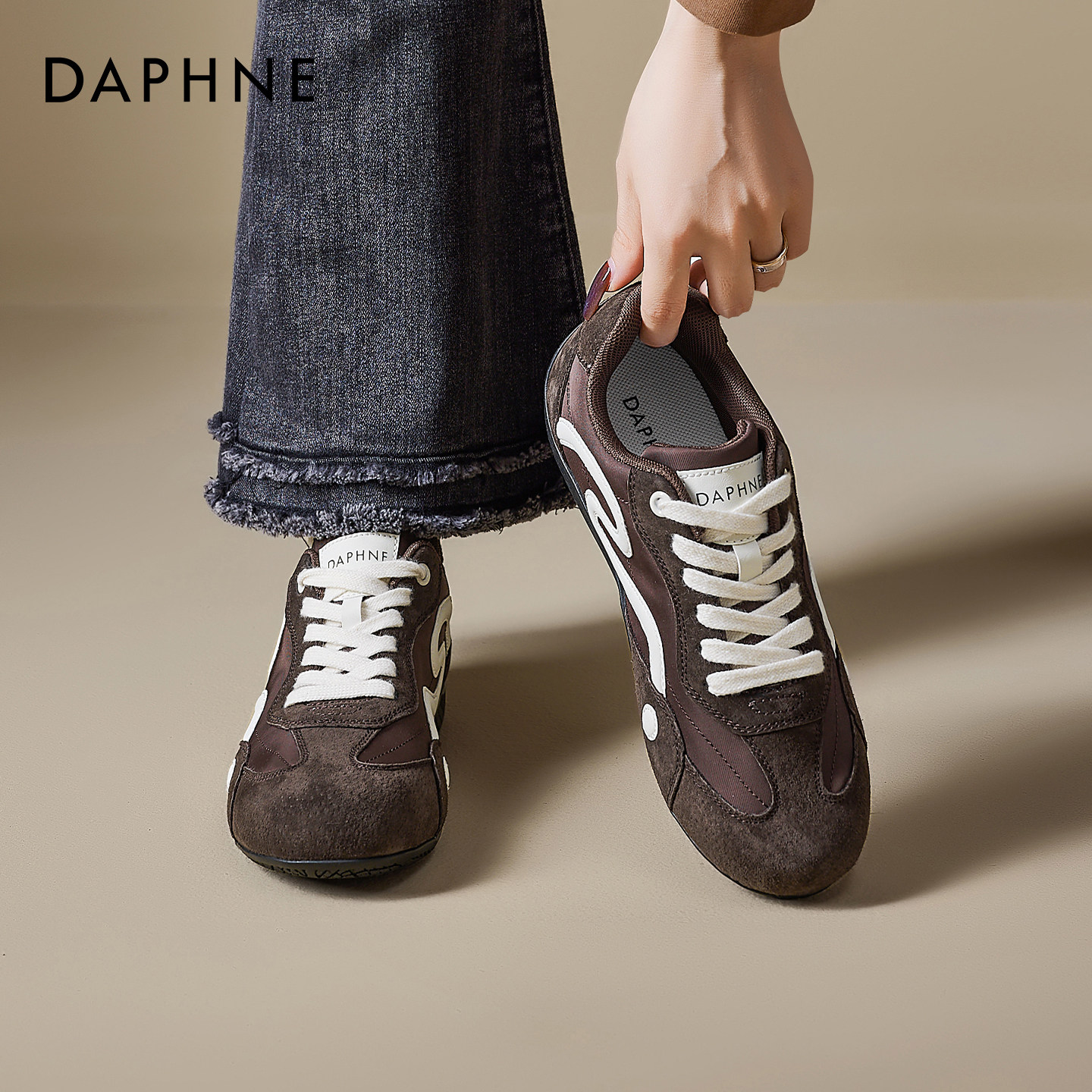 达芙妮美拉德棕色德训鞋女内增高