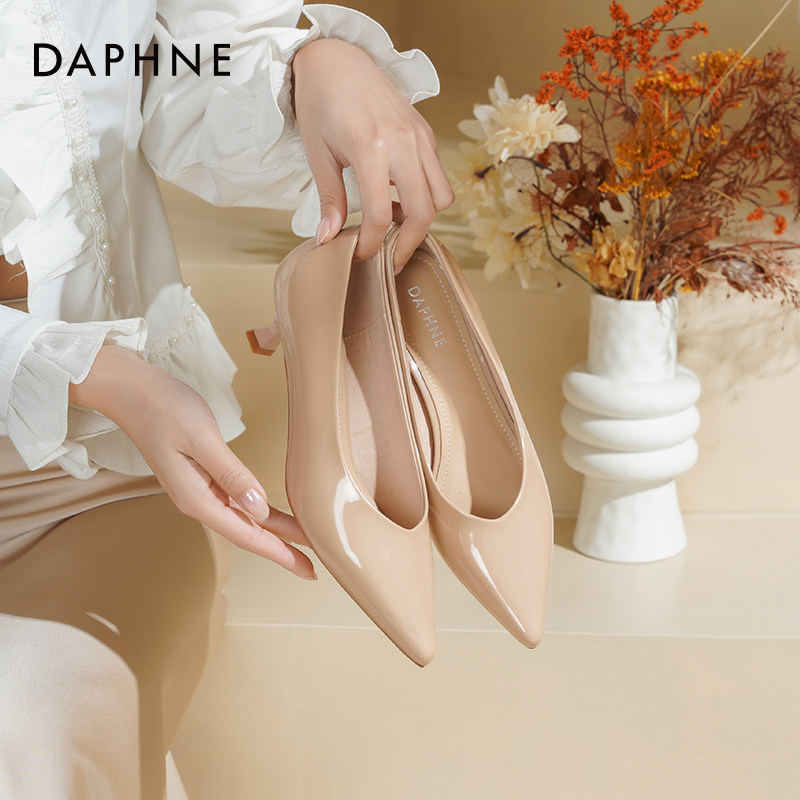 达芙妮裸色尖头高跟鞋女2026新款春夏通勤工作鞋子女细跟浅口单鞋
