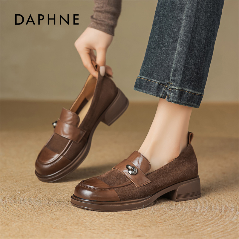 【达芙妮】棕色乐福鞋老钱风单鞋