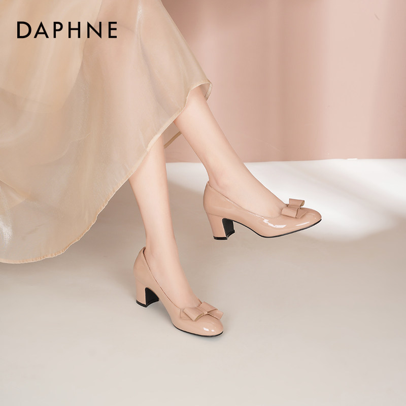 达芙妮裸色高跟鞋女粗跟2026新款春季玛丽珍鞋不累脚圆头浅口单鞋