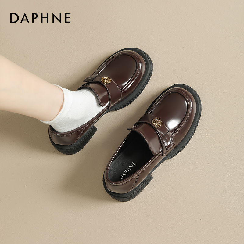 达芙妮厚底小皮鞋英伦风乐福鞋