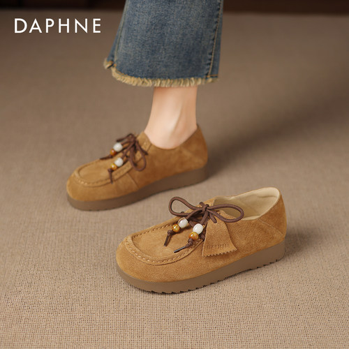 复古流苏系带，舒适厚底鞋。