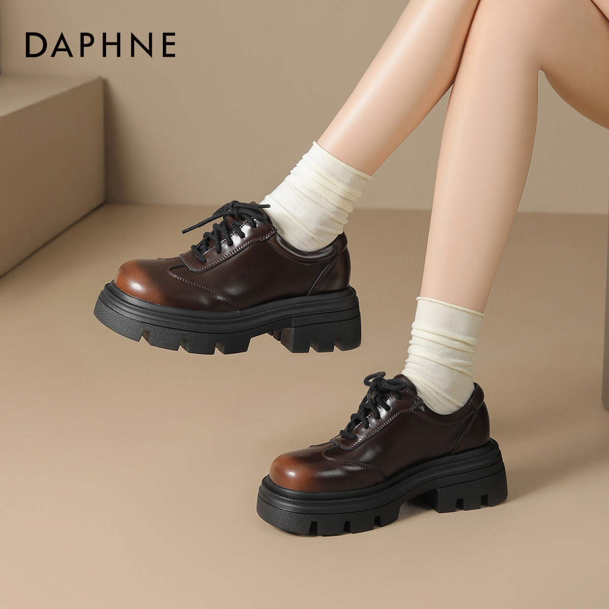 达芙妮德比鞋厚底增高