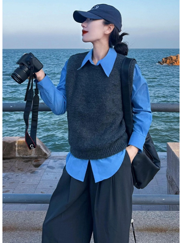 巨好看韩系早秋穿搭一整套灰色针织马甲背心叠穿蓝色衬衫两件套装