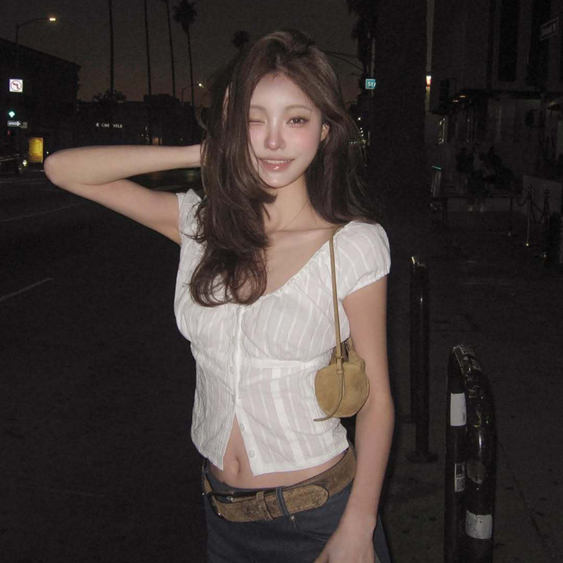 法式白色条纹排扣泡泡袖衬衫女夏