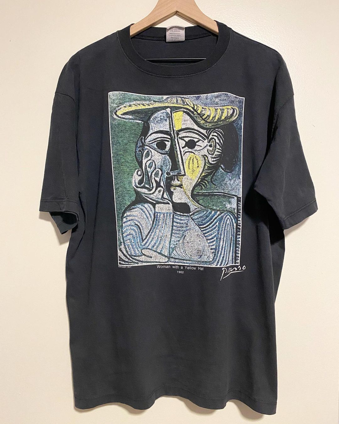 戴帽子和皮毛的领子的女人woman in hat and fur collar毕加索短t