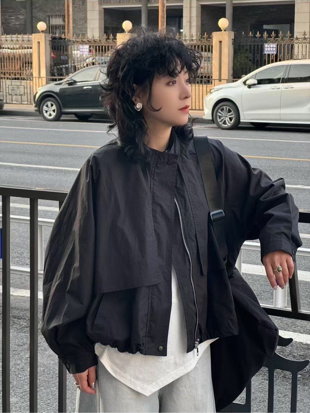 欧版极简风格纯色拼接宽松立领短外套女2025春季新款韩版时尚休闲