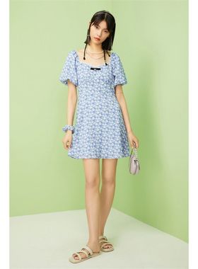 YPUT女装碎花时尚复古法式连衣裙气质方领显瘦收腰裙子YHG235201C