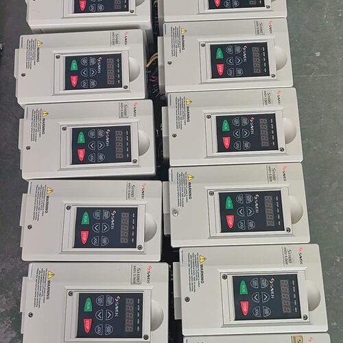 议价拆机三基MODEL:S1100-4T5.5GKW变频器功能正维修