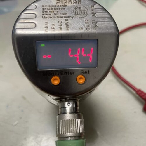 议价易福门压力传感器PI2898，通电有显示，其它功能不懂测试，