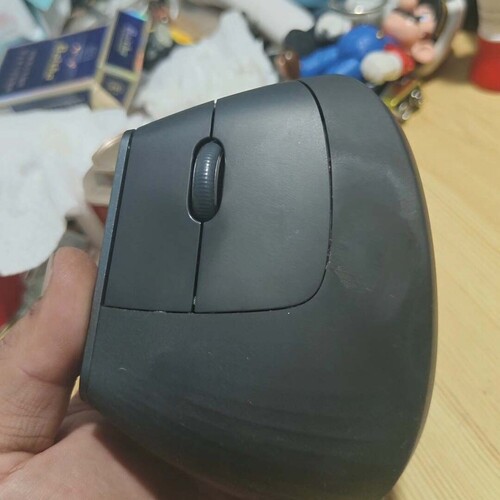 议价罗技MX Vertical 无线蓝牙鼠标 功能正常，外观如