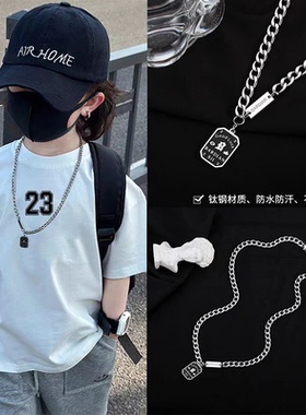 字母方牌不掉色钛钢儿童项链女小众设计ins潮男高街街舞走秀配饰
