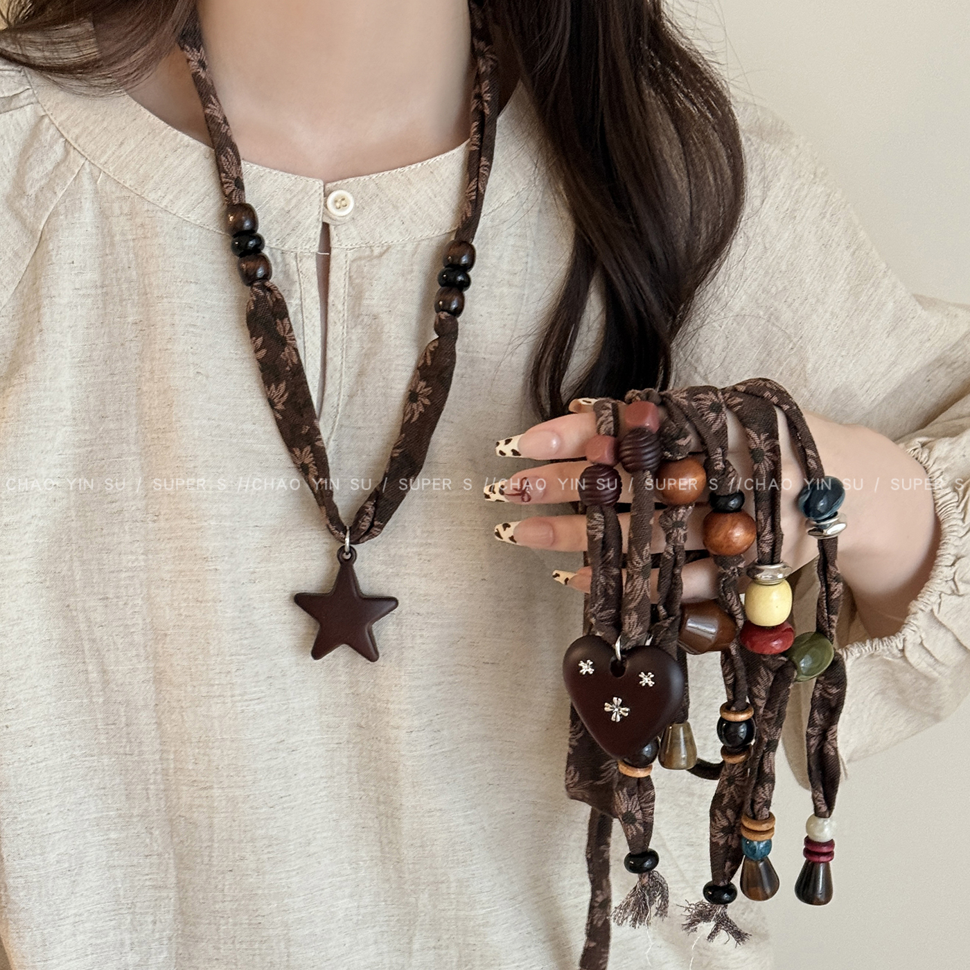 美拉德咖色印花星星串珠丝巾项链