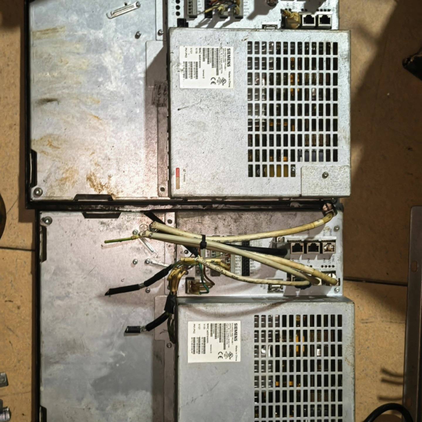 可维修西门子828D系统屏 6FC5370-8AA00-0AA0议价