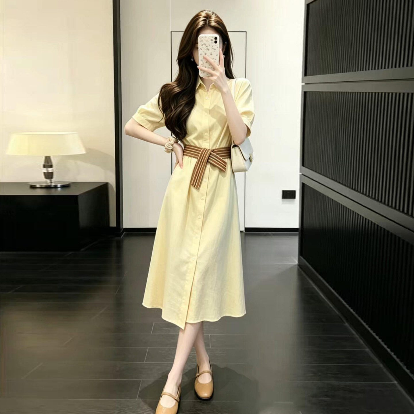 法式绝美链接感黄色设计感度假连衣裙子女夏季2026新款气质收腰