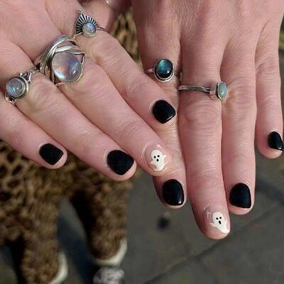 Black Nude Fake Nails with Ghost Printed Charming