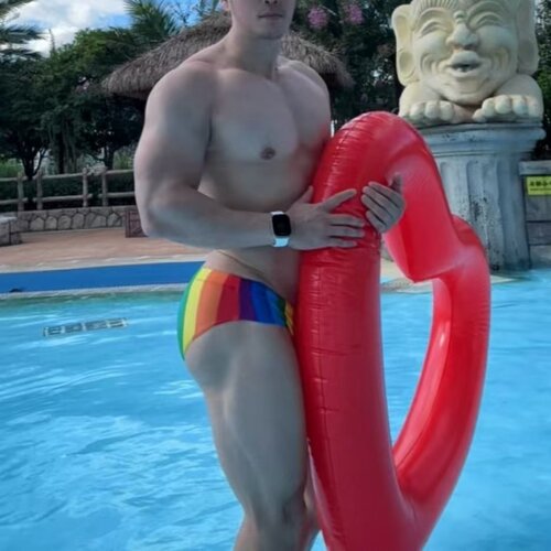 男生低腰性感彩虹游泳三角裤