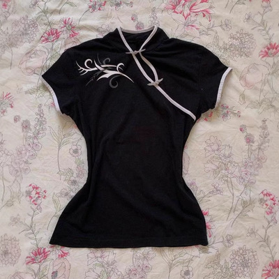 Short sleeved slim fit T-shirt top